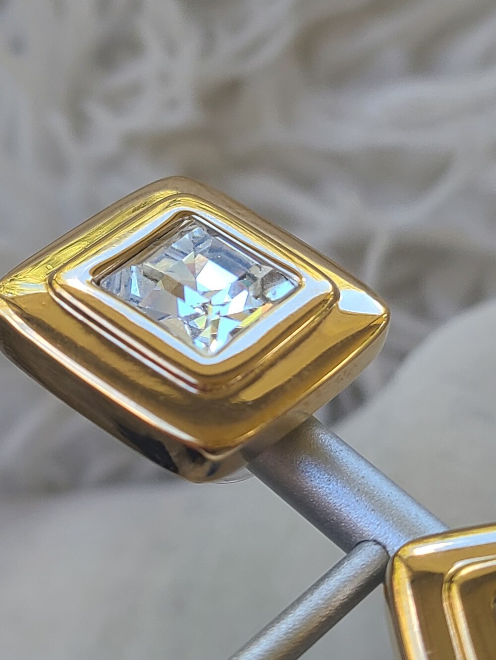 SAL By Swarovski Gold Toned Square Stud Earrings- Good Vintage Condition - Picture 3 of 8